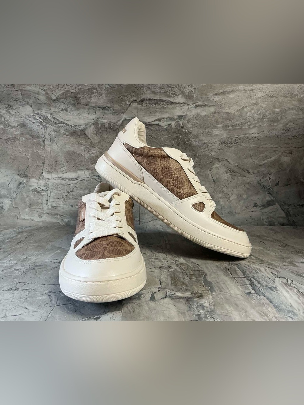 Coach Clip Court Low Top Sneaker In Signature Canvas - Picture 11 of 14